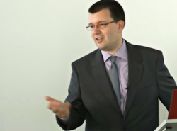 Čedomir Antić beim Vortrag