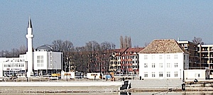 Moschee in Konstanz, daneben das Kulturwissenschaftliche Kolleg