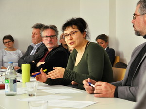 Fellow Klavdia Smola in der Diskussion